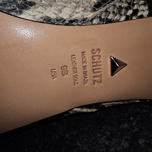 Schutz Snakeskin Leather Ankle Boots Clear Heel Zip Women's
9B - Picture 7 of 12